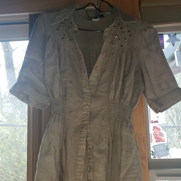 studded button up top - Picture 1 of 3